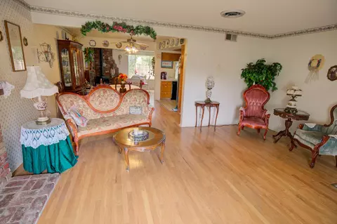 809 E Pillsbury St, Lancaster, CA 93535 photo 3