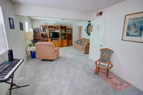 809 E Pillsbury St, Lancaster, CA 93535 photo 10