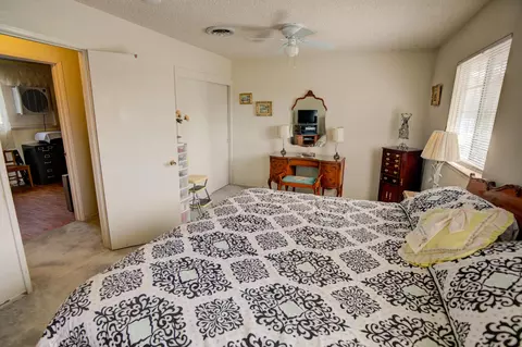 809 E Pillsbury St, Lancaster, CA 93535 photo 16