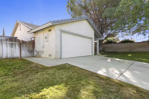 45000 Cabree Ct, Lancaster, CA 93535 photo 3