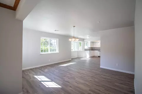 21951 Arosa St, Tehachapi, CA 93561 photo 8