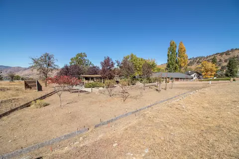 21951 Arosa St, Tehachapi, CA 93561 photo 33