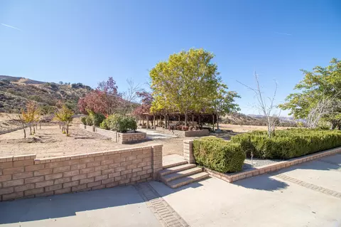 21951 Arosa St, Tehachapi, CA 93561 photo 3