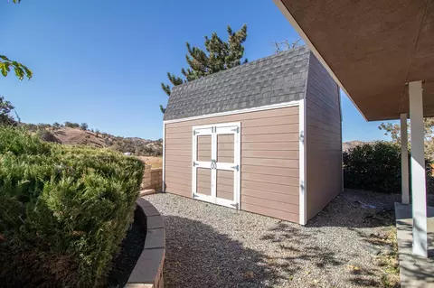 21951 Arosa St, Tehachapi, CA 93561 photo 23