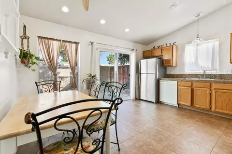44240 Hampton St, Lancaster, CA 93536 photo 7