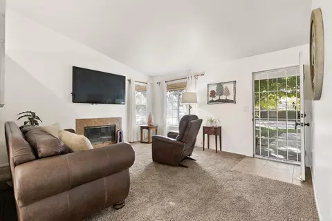 44240 Hampton St, Lancaster, CA 93536 photo 4