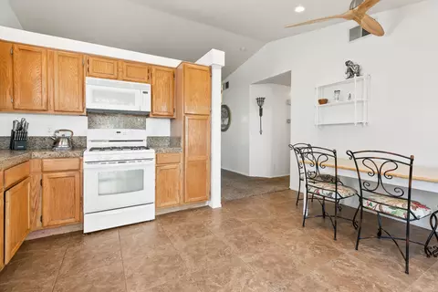 44240 Hampton St, Lancaster, CA 93536 photo 9