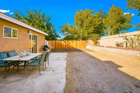 44240 Hampton St, Lancaster, CA 93536 photo 25