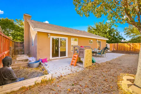 44240 Hampton St, Lancaster, CA 93536 photo 23