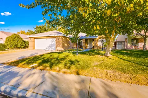 44240 Hampton St, Lancaster, CA 93536 photo 1