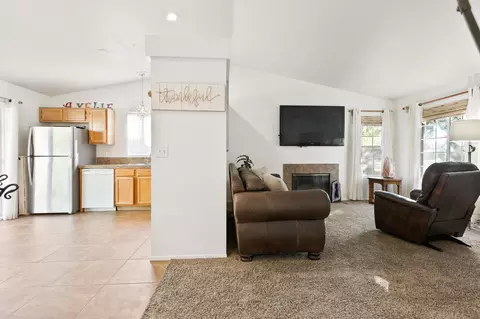 44240 Hampton St, Lancaster, CA 93536 photo 6