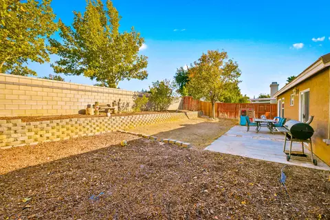 44240 Hampton St, Lancaster, CA 93536 photo 21