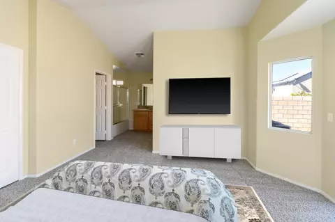 2055 E Kettering St, Lancaster, CA 93535 photo 11