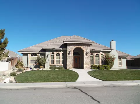 407 Savannah Pl, Tehachapi, CA 93561 photo 2