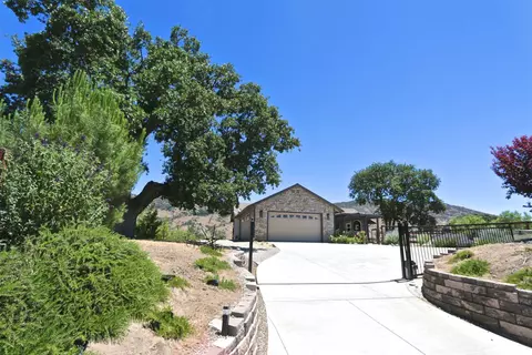 27001 Oakflat Dr, Tehachapi, CA 93561 photo 2