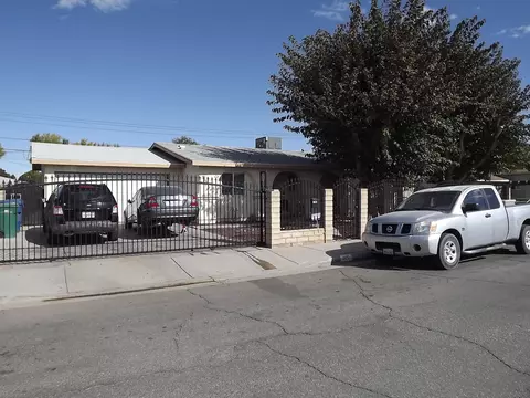 215 E Avenue J13, Lancaster, CA 93535 photo 2