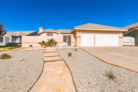 6209 Shadow Hills Dr, Lancaster, CA 93536 photo 2