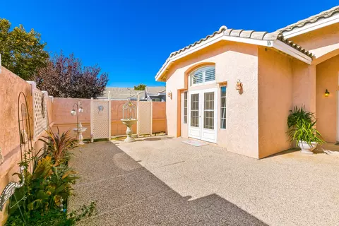 6209 Shadow Hills Dr, Lancaster, CA 93536 photo 3