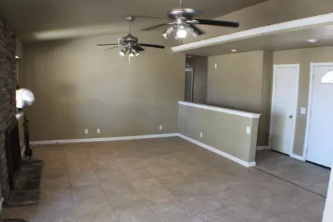41012 168th St E, Lancaster, CA 93535 photo 4