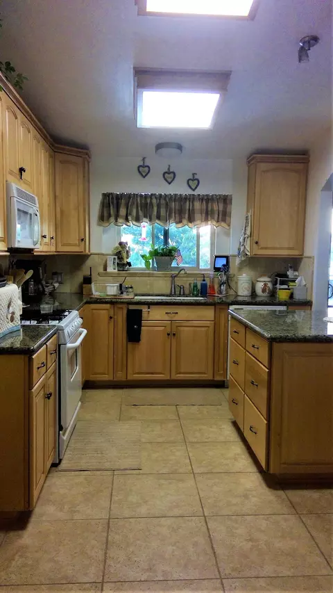 2011 Galloping Way, Acton, CA 93510 photo 5
