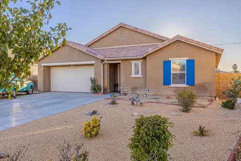 45263 Elm Ave, Lancaster, CA 93534 photo 2