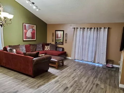 36832 Westgate Dr, Palmdale, CA 93552 photo 3