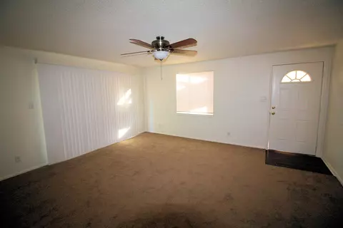 44608 4th St E, Lancaster, CA 93535 photo 2