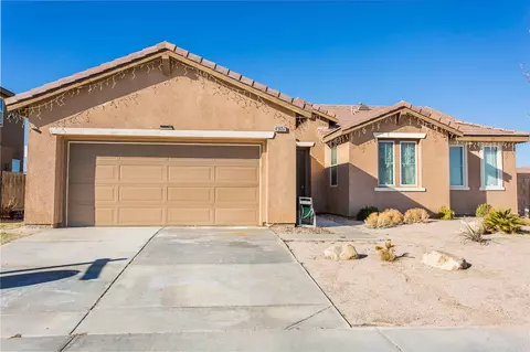 45657 Rodin St, Lancaster, CA 93535 photo 2