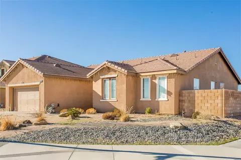 45657 Rodin St, Lancaster, CA 93535 photo 1