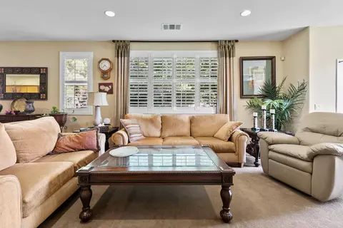 4523 Vahan Ct, Lancaster, CA 93536 photo 2