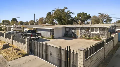 44615 E 3rd St, Lancaster, CA 93535 photo 2
