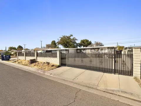 44615 E 3rd St, Lancaster, CA 93535 photo 3