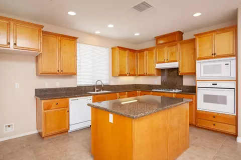 6310 Starview Dr, Lancaster, CA 93536 photo 11