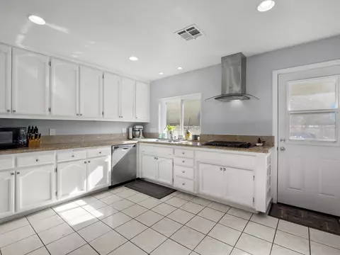 3010 Limewood Ln, Lancaster, CA 93536 photo 11