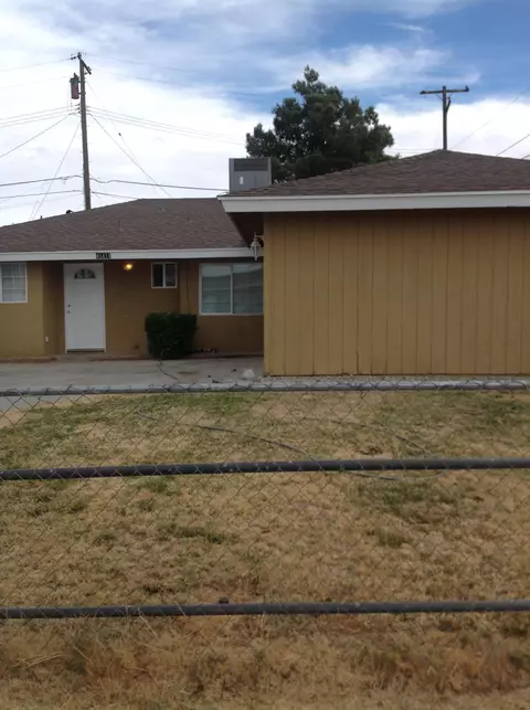 45414 E 3rd St, Lancaster, CA 93535 photo 2