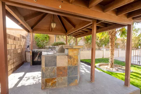 4304 Edam St, Lancaster, CA 93536 photo 25