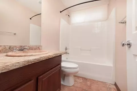 4304 Edam St, Lancaster, CA 93536 photo 6