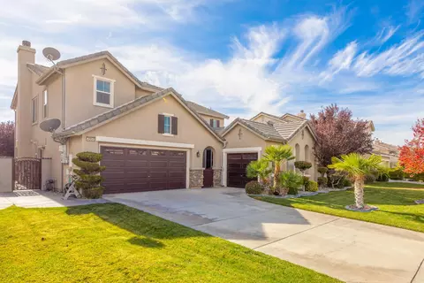 4304 Edam St, Lancaster, CA 93536 photo 2