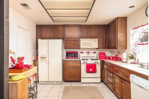 44601 E 13th St, Lancaster, CA 93535 photo 18