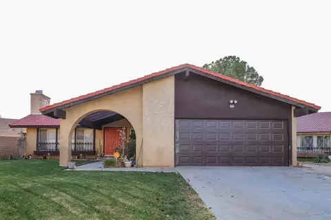 44601 E 13th St, Lancaster, CA 93535 photo 1