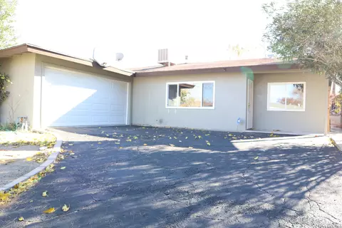 446 Avenue R6 E, Palmdale, CA 93550 photo 2