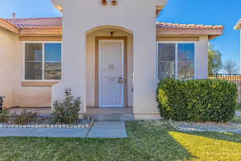 42937 Carpenter Dr, Lancaster, CA 93535 photo 3