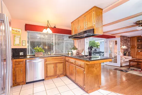 44015 Fenner Ave, Lancaster, CA 93536 photo 11