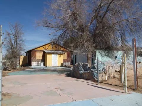 26887 John St, Boron, CA 93516 photo 2