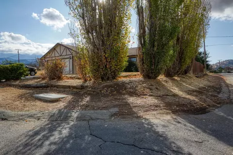 21191 Santa Barbara Dr, Tehachapi, CA 93561 photo 3