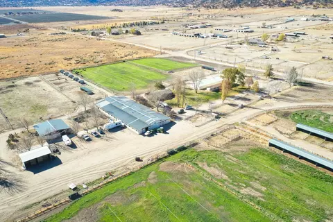 20592 Pegasus St, Tehachapi, CA 93561 photo 1