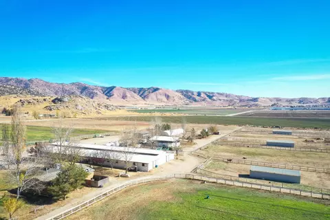20592 Pegasus St, Tehachapi, CA 93561 photo 33
