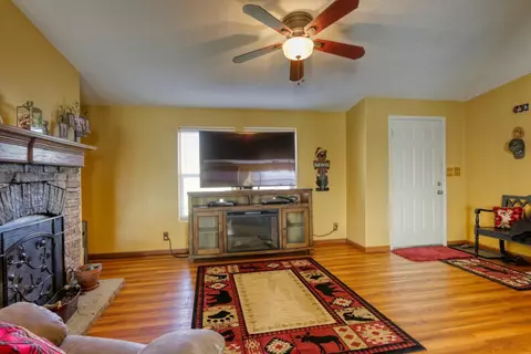 20592 Pegasus St, Tehachapi, CA 93561 photo 8