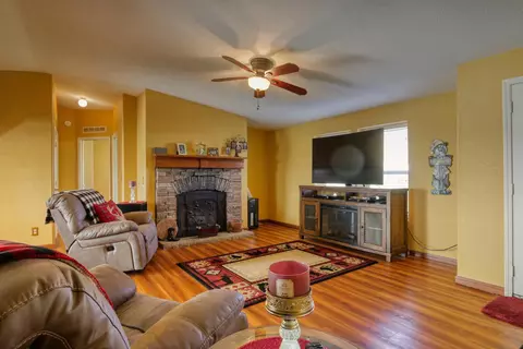 20592 Pegasus St, Tehachapi, CA 93561 photo 7