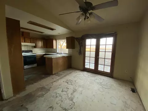 3129 Cromwell Ave, Mojave, CA 93501 photo 3